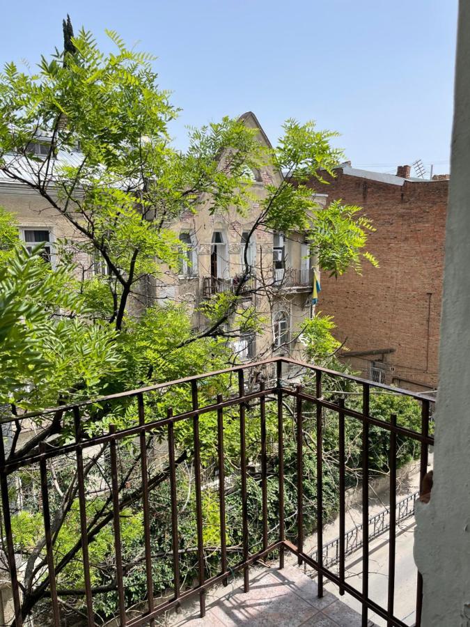 Guest House Third Floor Tbilisi Buitenkant foto