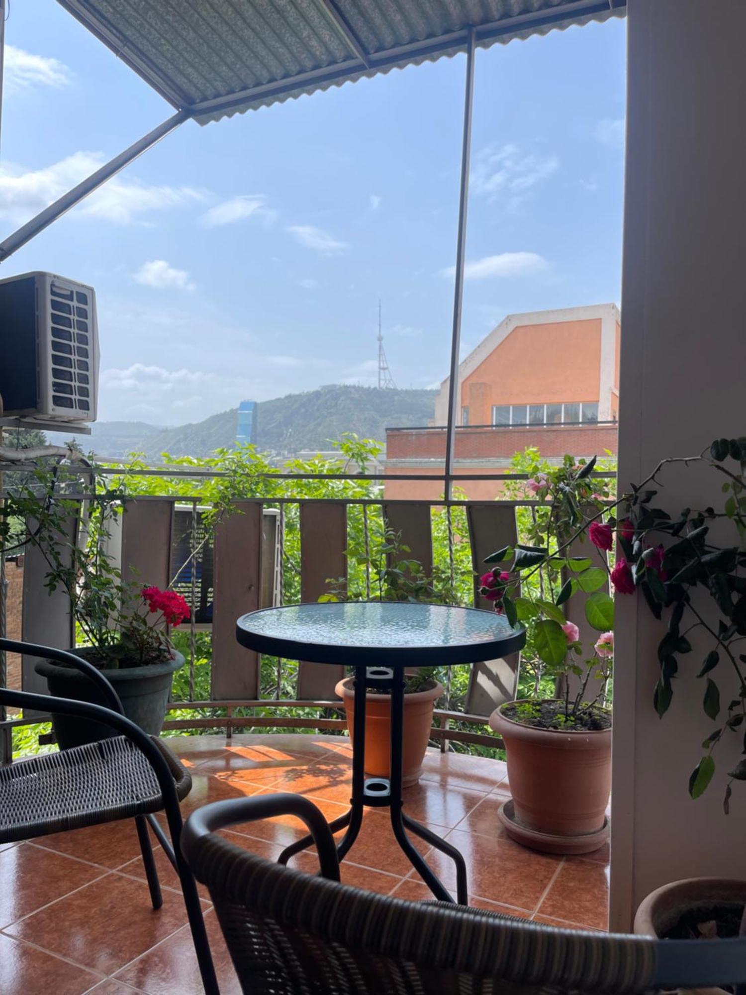 Guest House Third Floor Tbilisi Buitenkant foto
