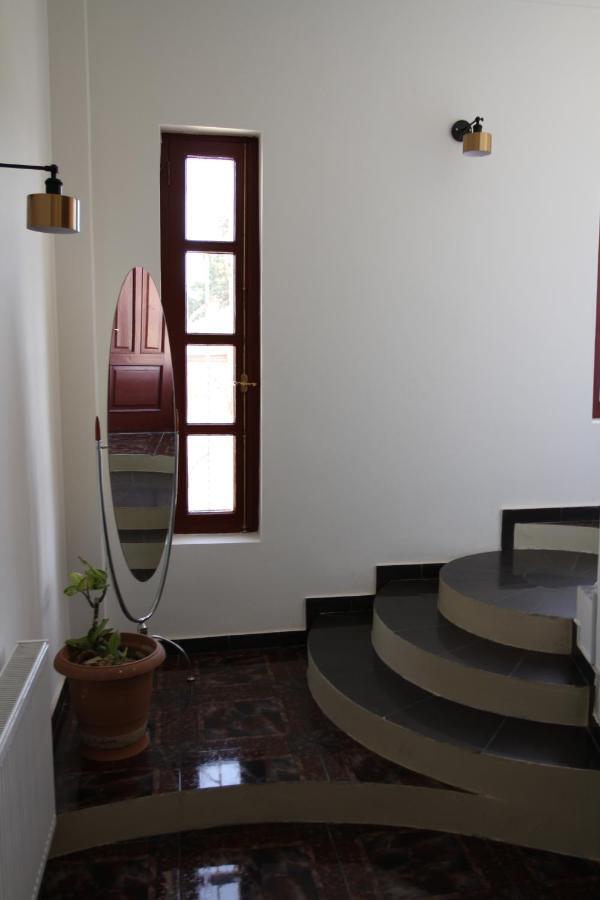 Guest House Third Floor Tbilisi Buitenkant foto